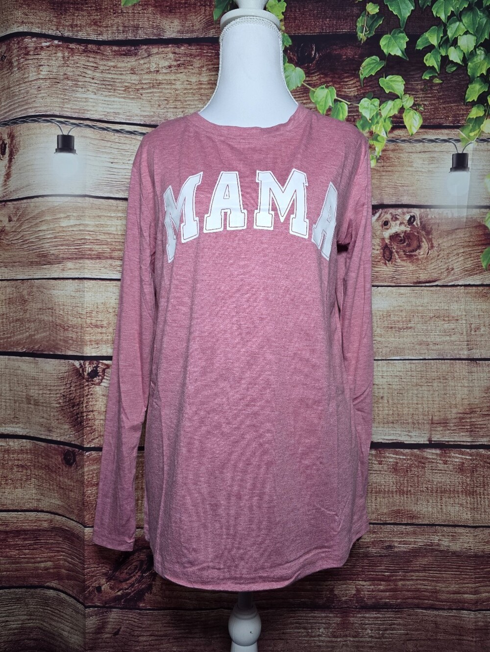 NWOT Classic 'MAMA' Long Sleeve Tee